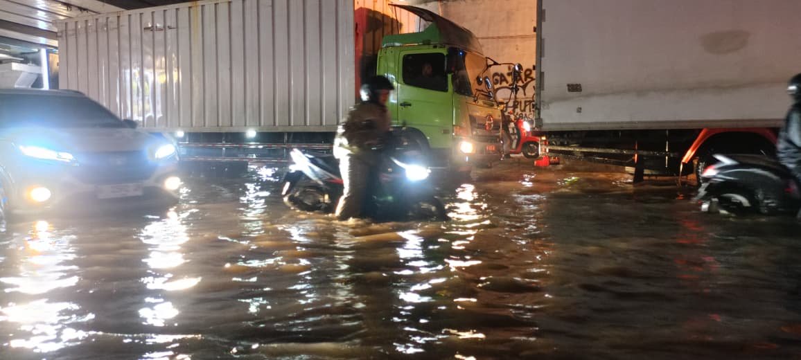 Jalan Raya Cemengkalang