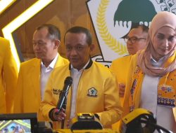 Bahlil Sebut Demokrasi Indonesia Kebablasan Habis Pilkada Ribut di Kampung