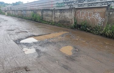 Penampakan Jalan Rusak