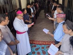 Uskup Labuan Bajo Pimpin Ibadah Jalan Salib di Ruang Tahanan Polres Manggarai Barat