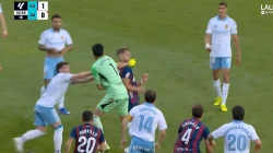 Kiper Real Zaragoza Tinju Pemain Huesca Terancam Hukuman 12 Laga
